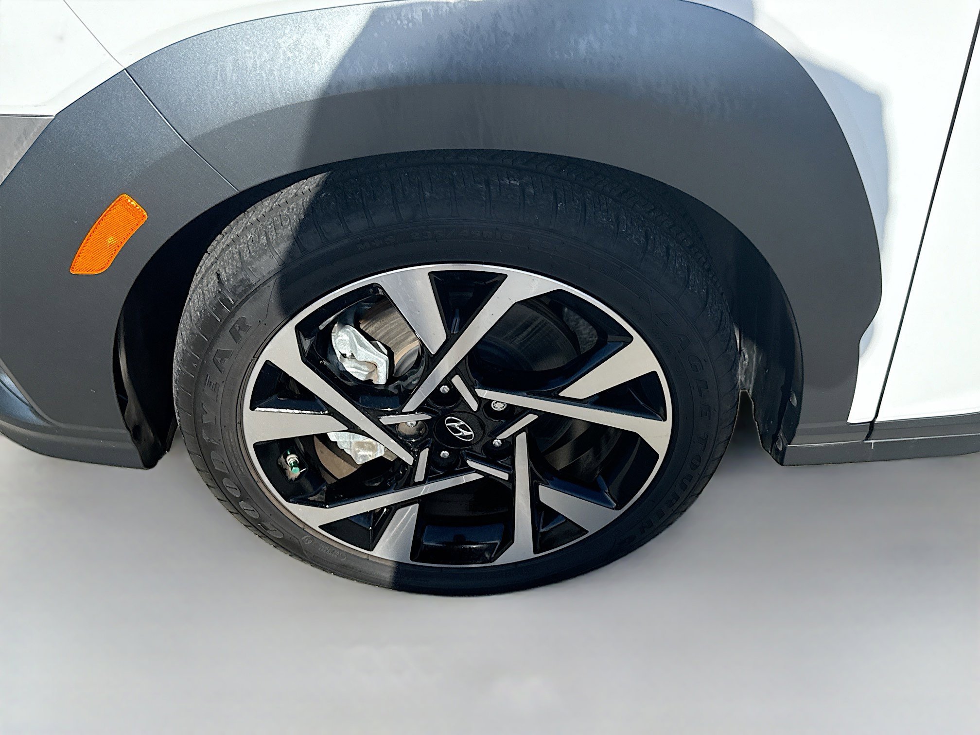 Used 2023 Hyundai Kona Limited w/ Cargo Package image 34