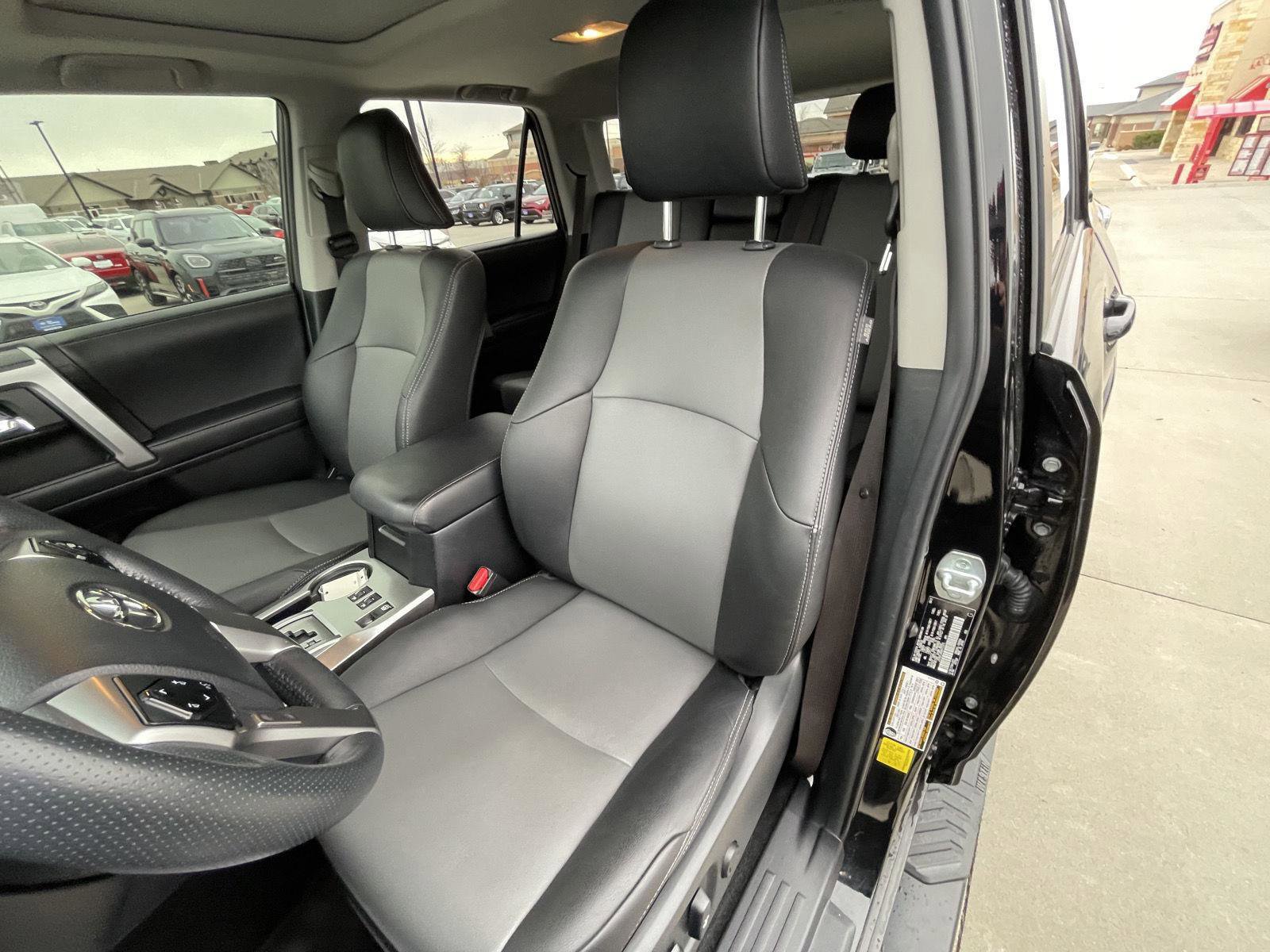 Used 2022 Toyota 4Runner SR5 Premium image 18