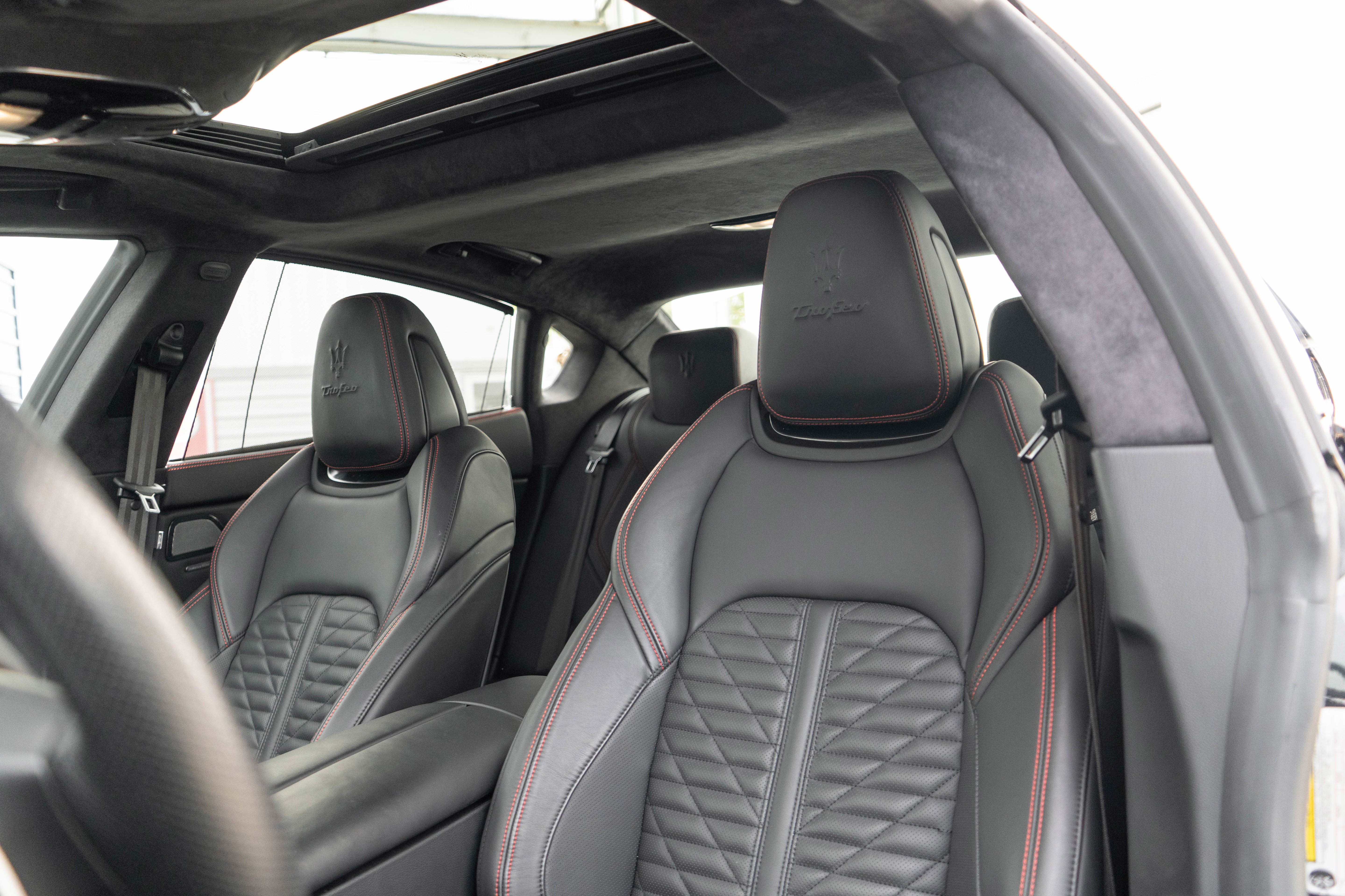 Used 2021 Maserati Quattroporte Trofeo RWD image 9