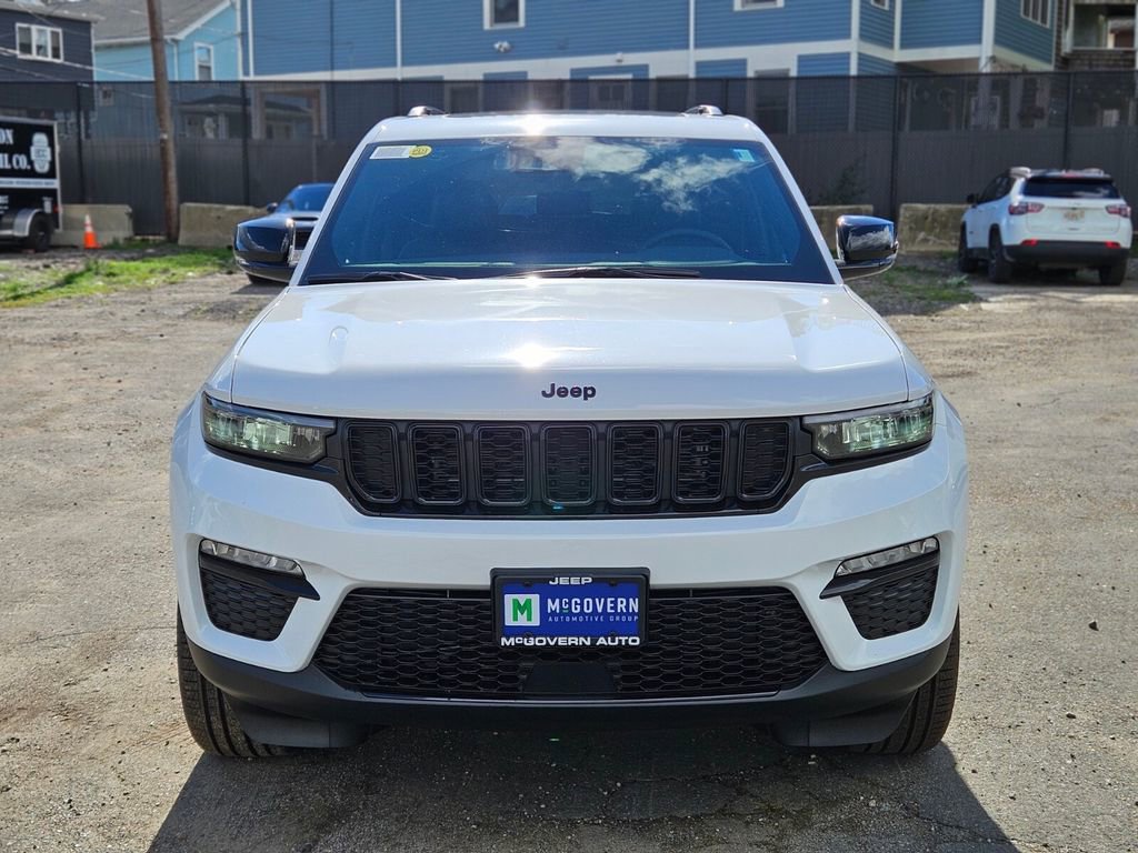 New 2025 Jeep Grand Cherokee Limited w/ Black Appearance Package image 8