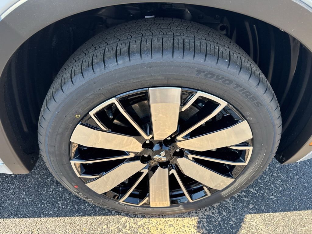 New 2026 Mitsubishi Outlander SEL FWD image 39