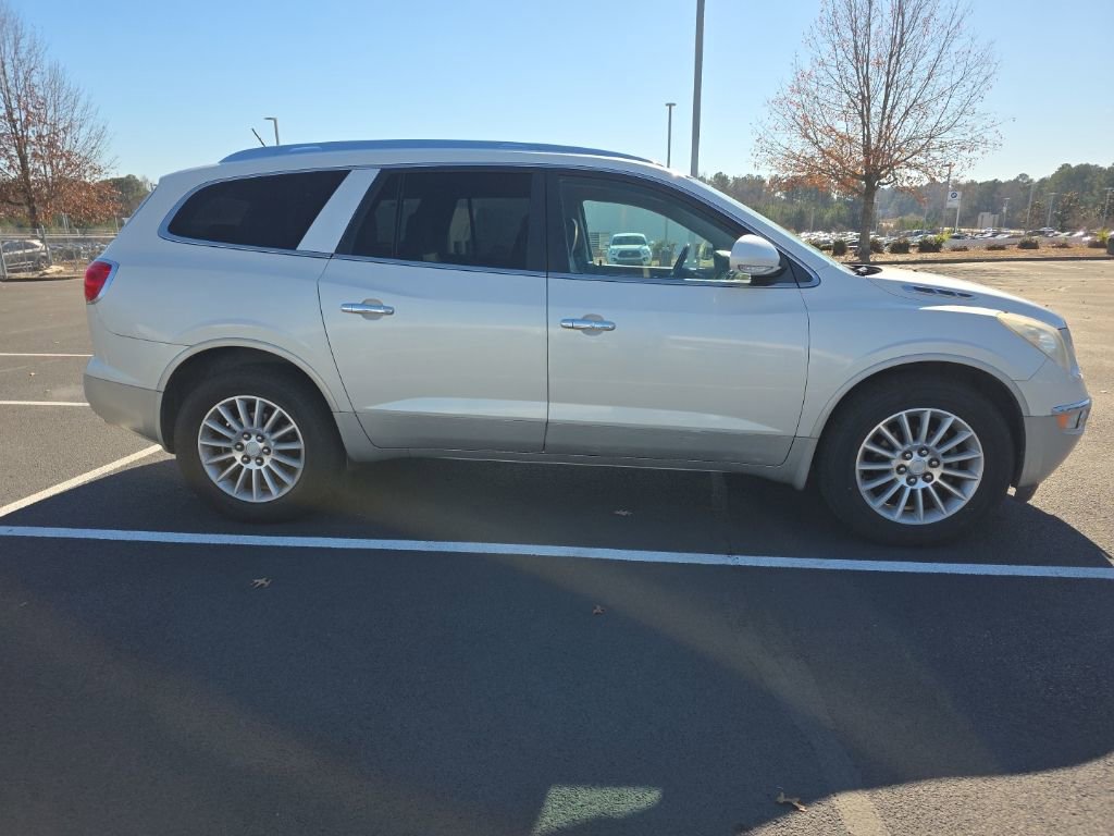 Used 2011 Buick Enclave CXL image 9