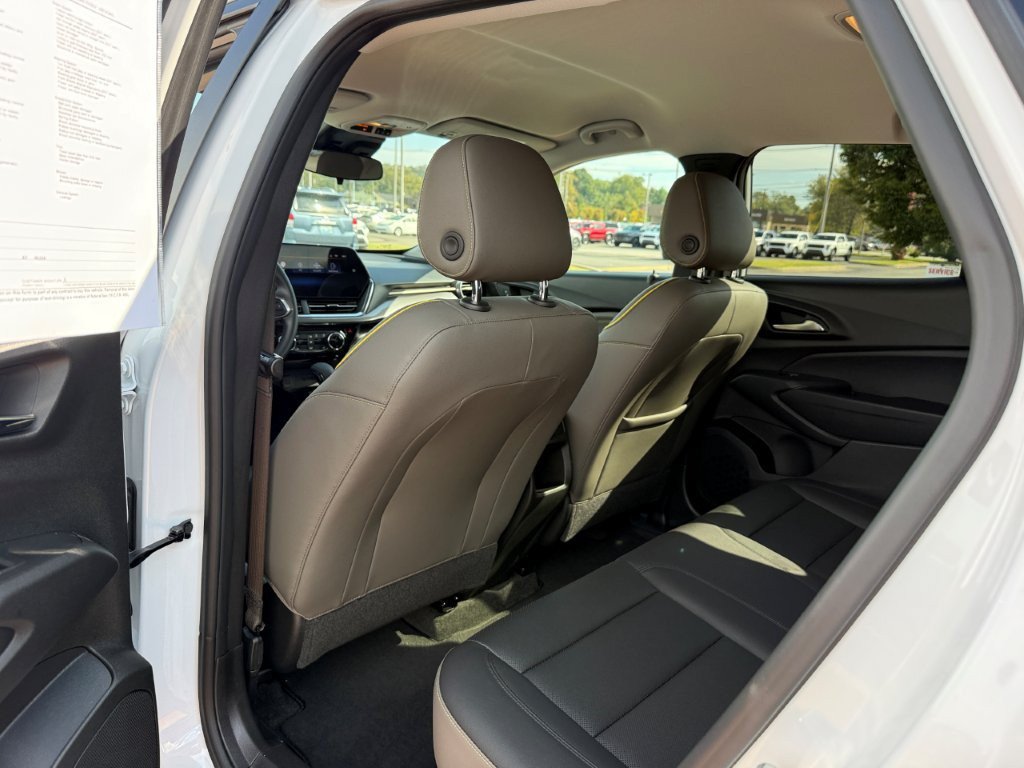 Used 2025 Chevrolet Trax ACTIV w/ Driver Confidence Package FWD image 15