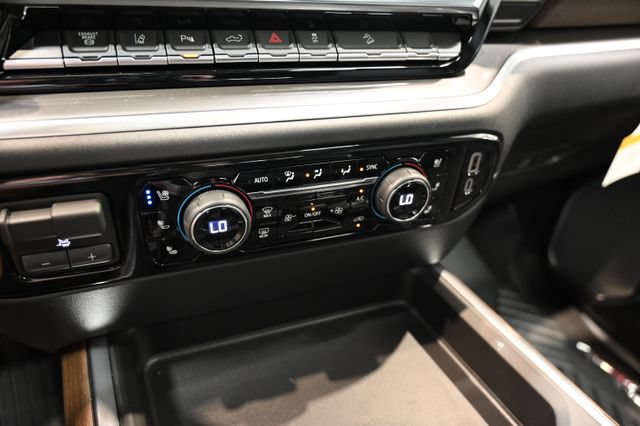New 2026 Chevrolet Silverado 3500 High Country w/ High Country Premium Package AWD/4WD image 22