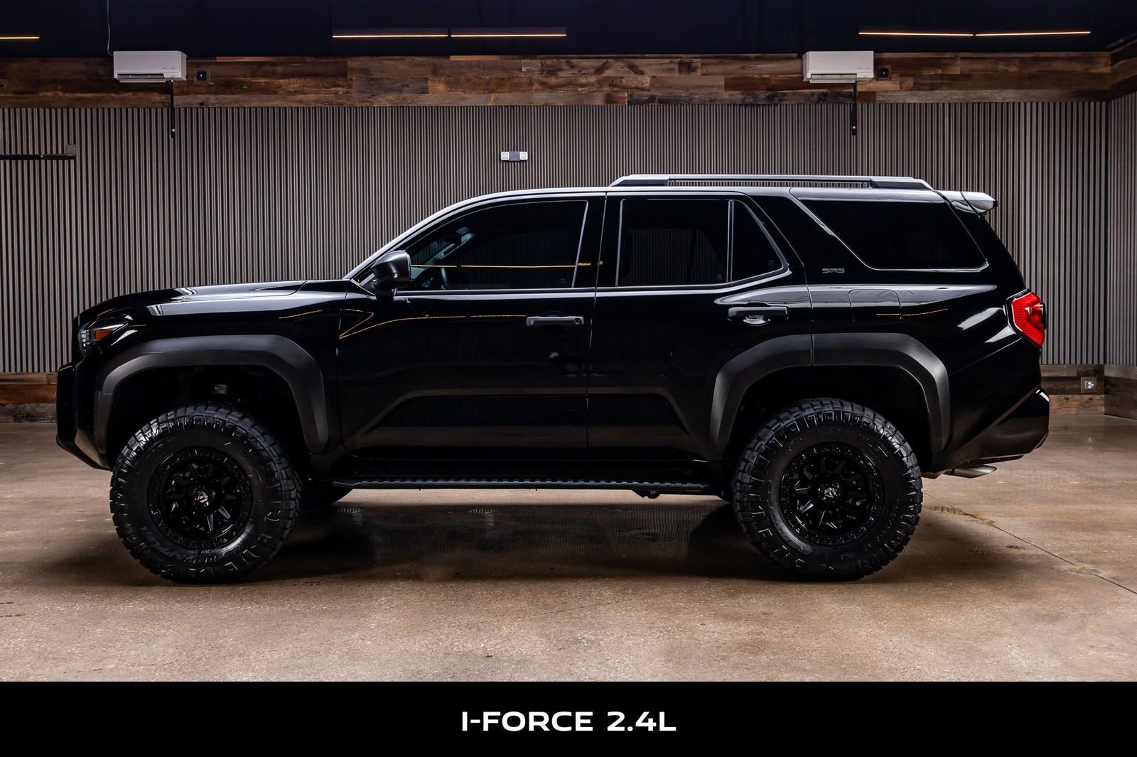 Used 2025 Toyota 4Runner SR5 AWD/4WD image 6
