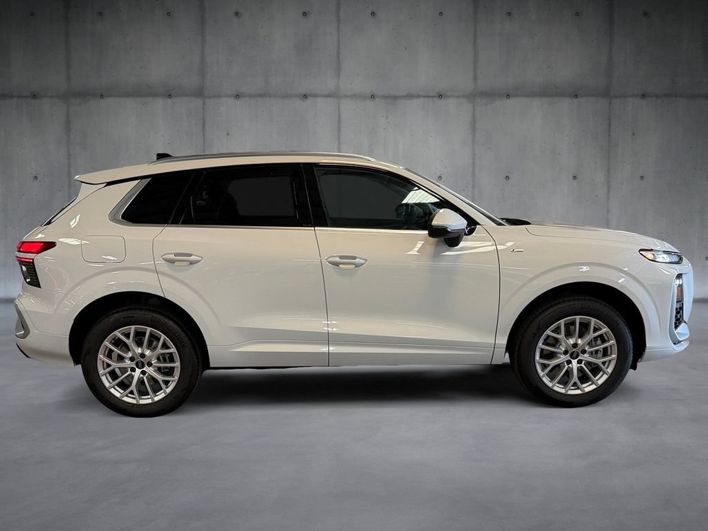 New 2026 Audi Q3 quattro 2.0T AWD/4WD image 6