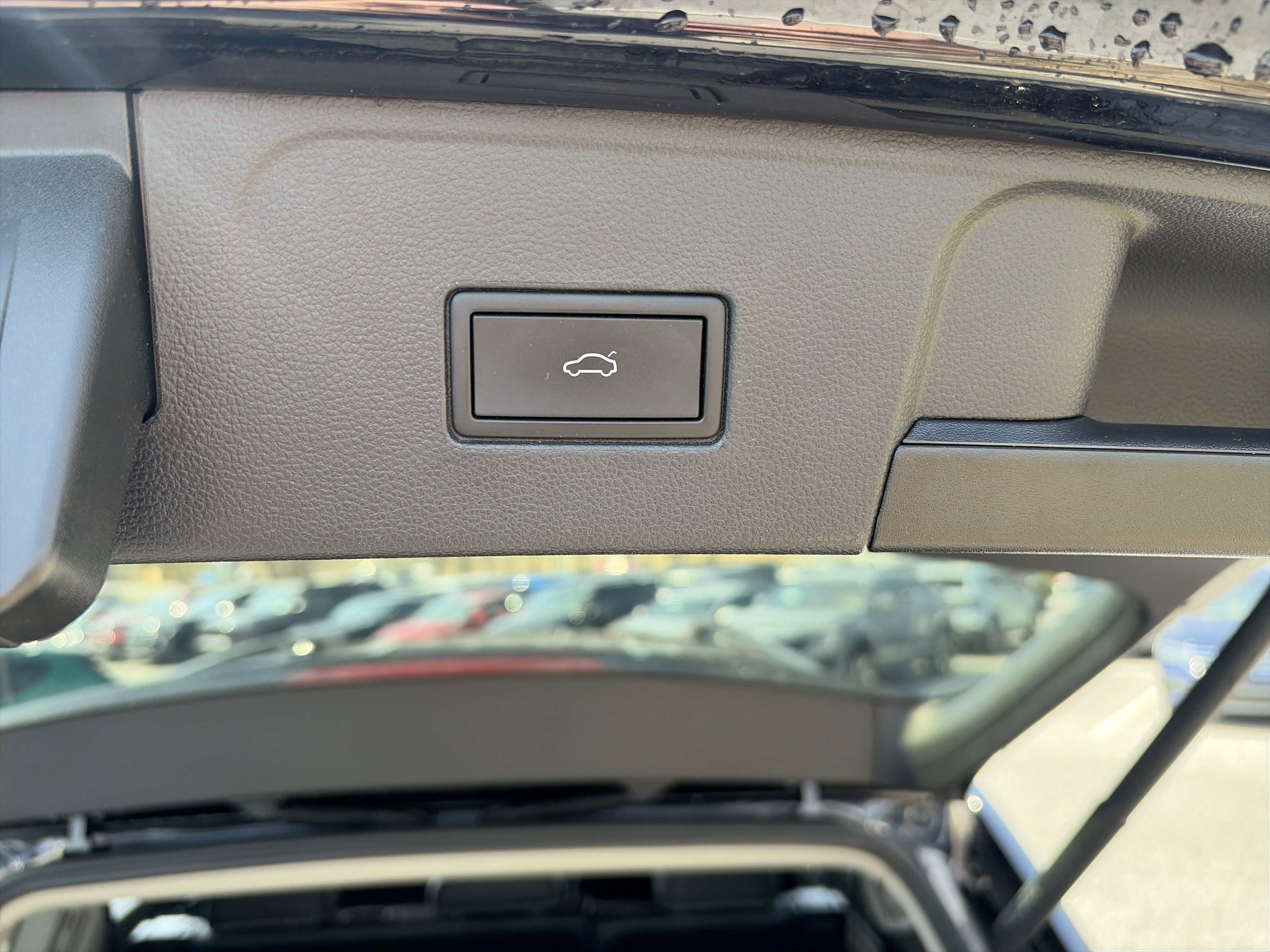 Used 2023 Volkswagen Atlas SE image 29