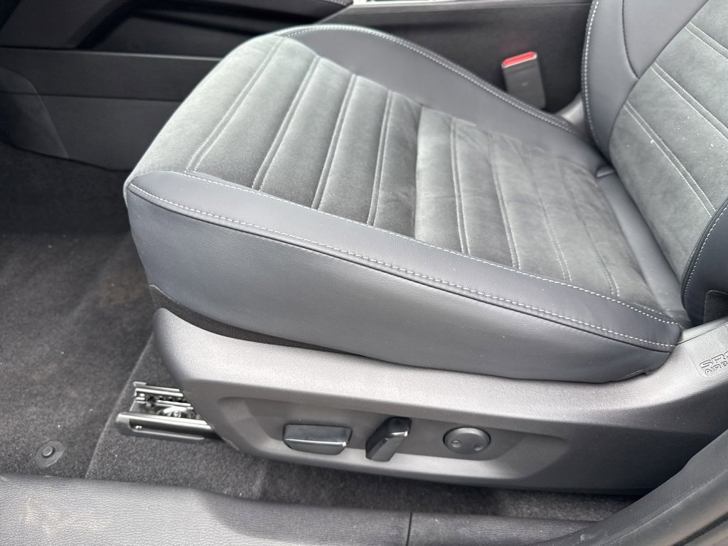 New 2025 Mitsubishi Outlander SE image 21
