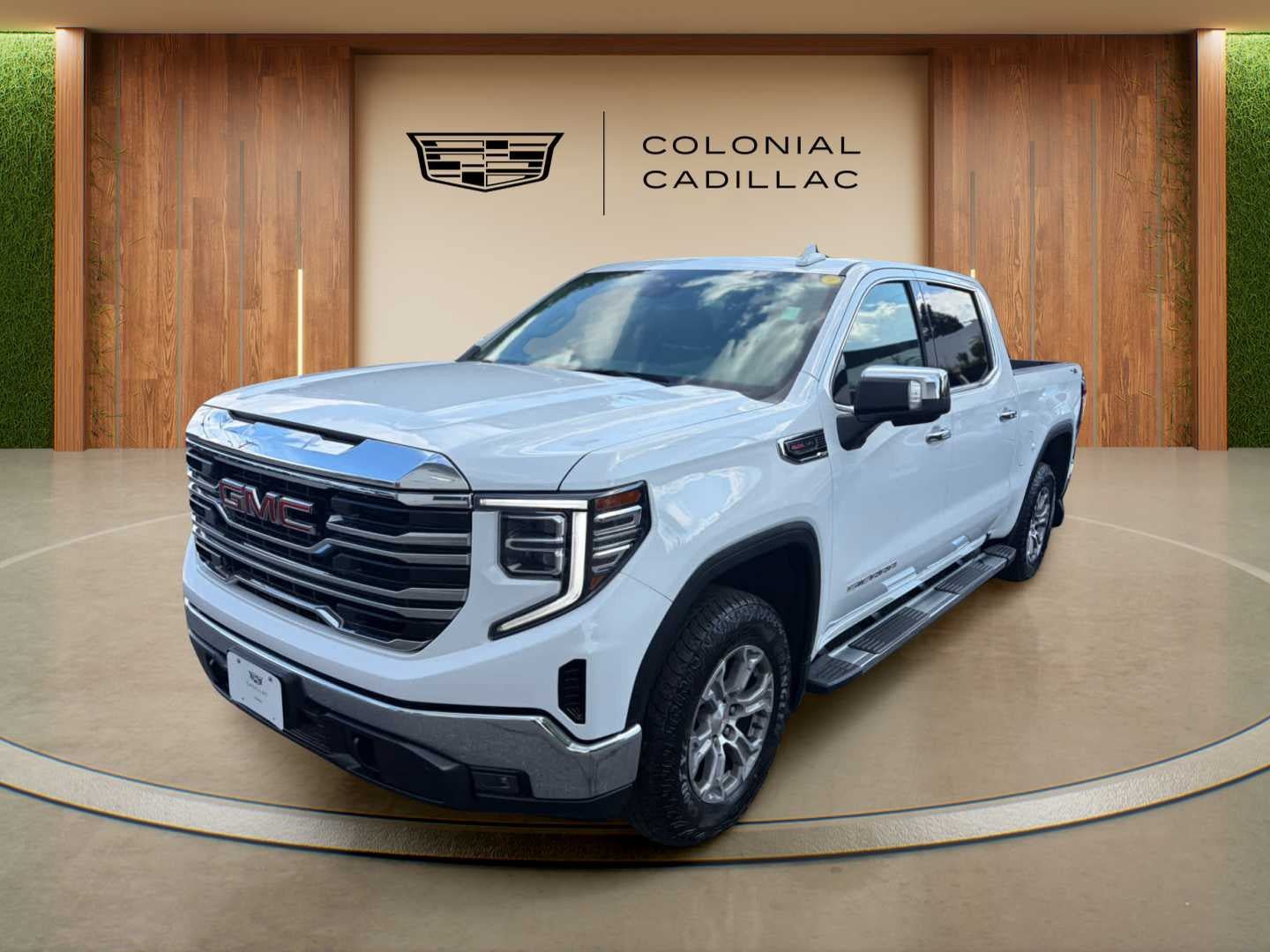 Used 2023 GMC Sierra 1500 SLT w/ SLT Convenience Package AWD/4WD image 1