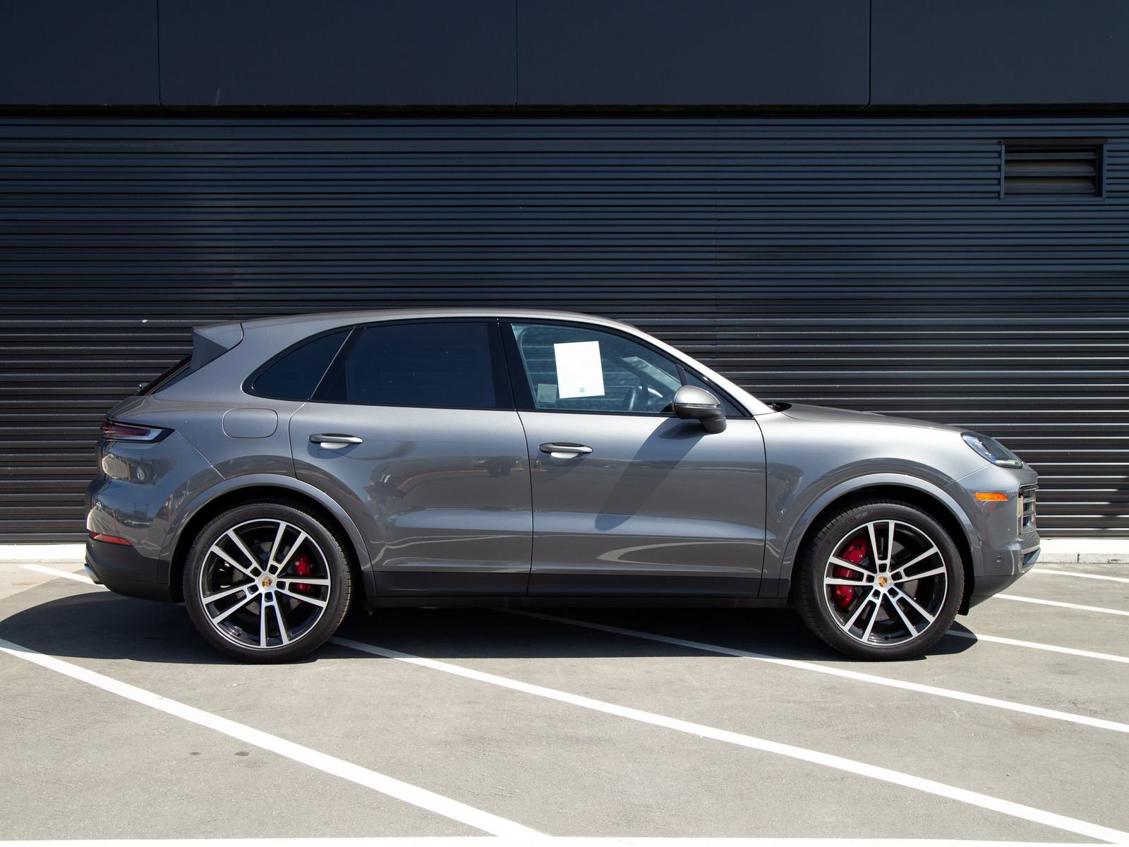 Certified 2025 Porsche Cayenne S AWD/4WD image 8