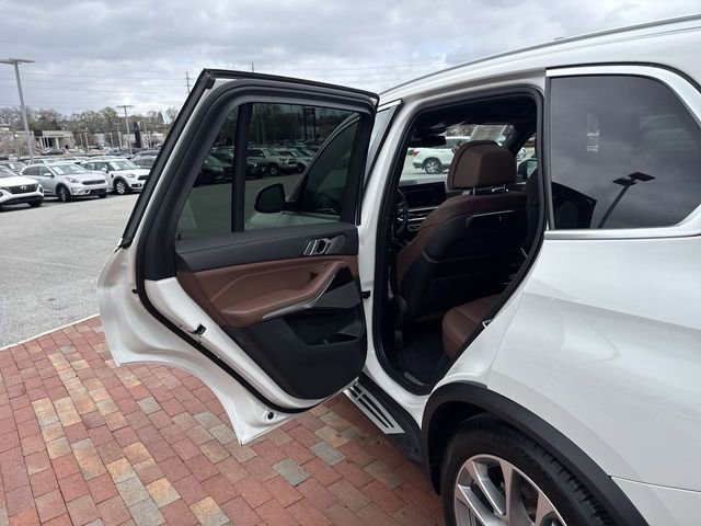 Used 2025 BMW X5 xDrive50e image 27