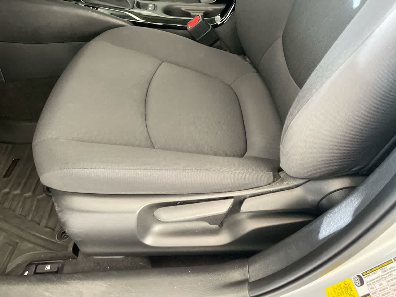 Used 2020 Toyota Corolla LE FWD image 12