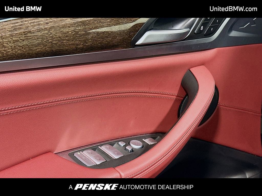 Used 2025 BMW X4 xDrive30i image 3