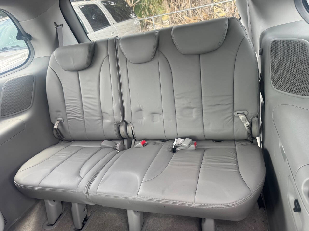 Used 2007 Hyundai Entourage GLS FWD image 20
