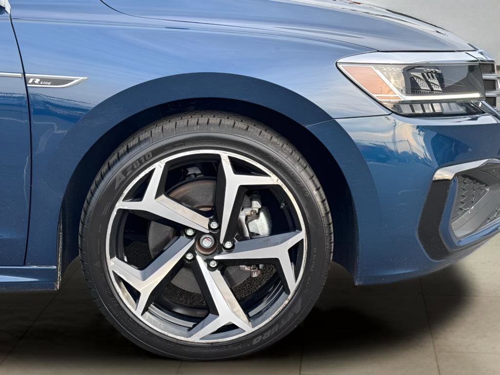 Used 2022 Volkswagen Passat 2.0T R-Line image 42