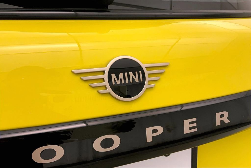 Certified 2025 MINI Cooper S image 30