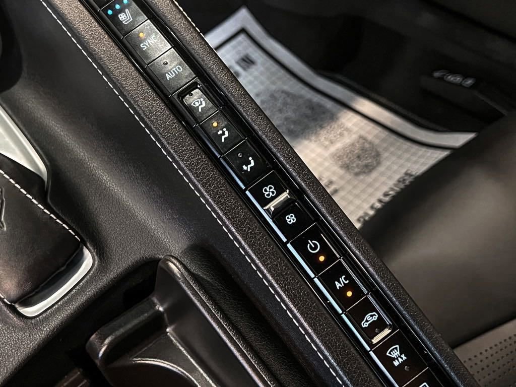 Used 2020 Chevrolet Corvette Stingray Preferred Cpe w/ 2LT Preferred Equipment Group image 73