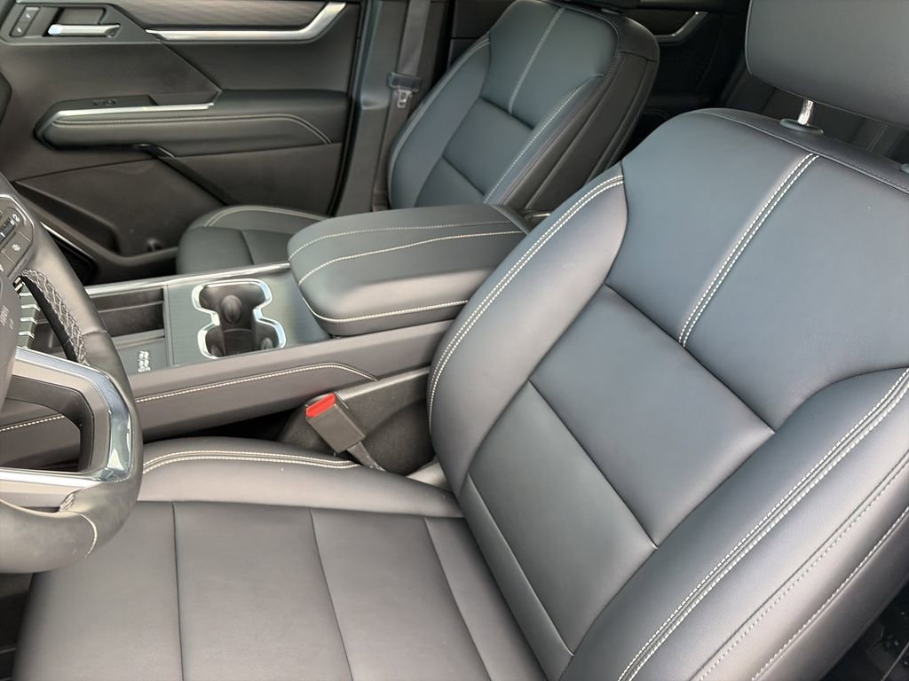 Used 2026 GMC Acadia Elevation w/ Black Edition image 13