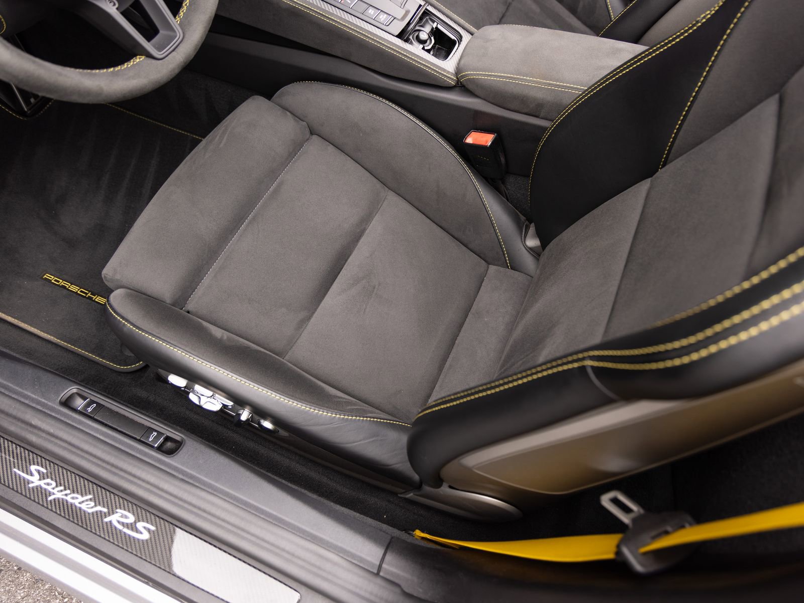 Certified 2025 Porsche 718 Boxster Spyder RS w/ Weissach Package image 23