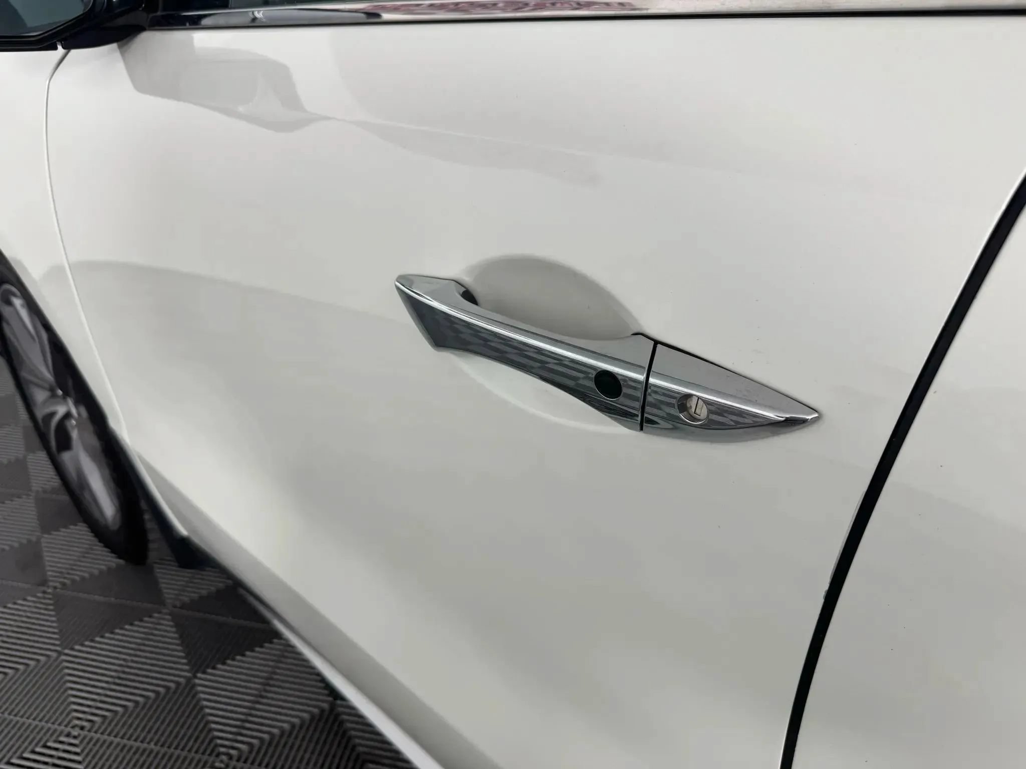Used 2017 Acura MDX w/ Technology Package AWD/4WD image 27