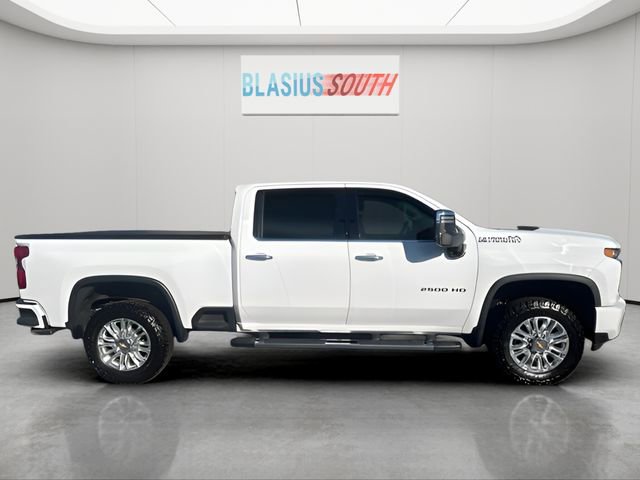 Used 2023 Chevrolet Silverado 2500 High Country AWD/4WD image 2