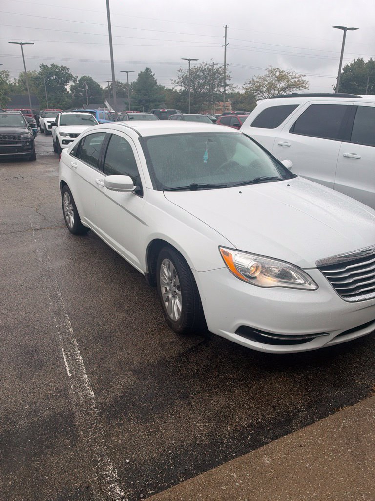 Used 2013 Chrysler 200 LX FWD image 3