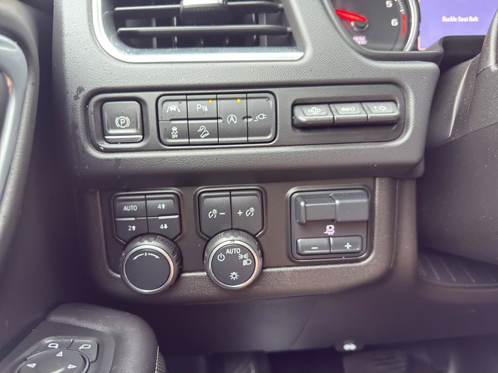 Used 2021 Chevrolet Tahoe Premier w/ Premium Package AWD/4WD image 18