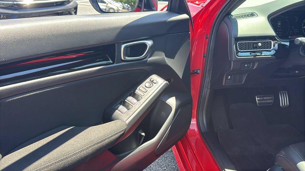 Used 2025 Honda Civic Sport image 12