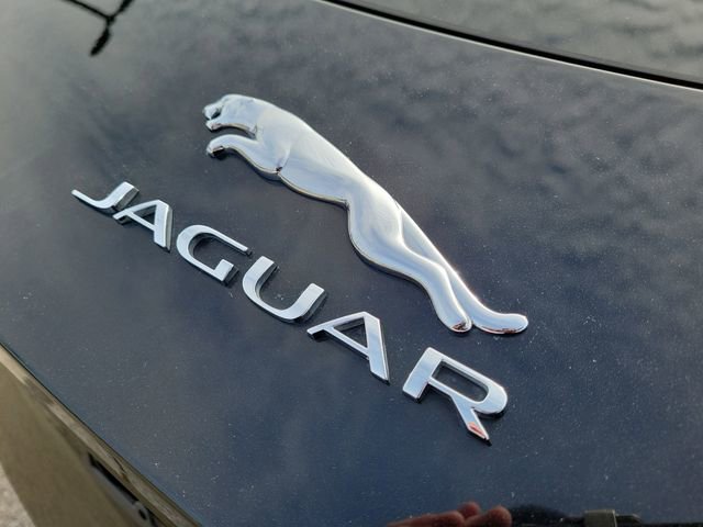 Used 2016 Jaguar F-TYPE R image 9