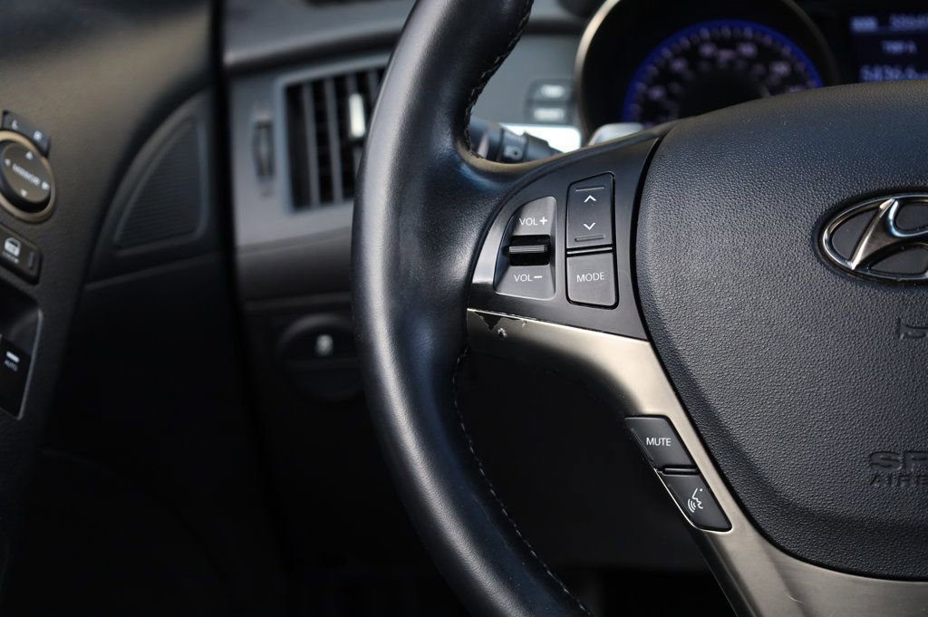 Used 2016 Hyundai Genesis Coupe 3.8 image 27