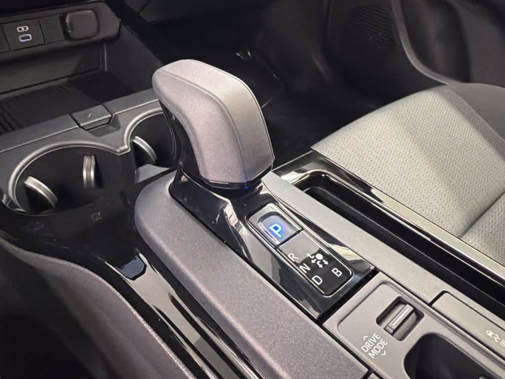 Used 2026 Toyota Prius LE FWD image 30