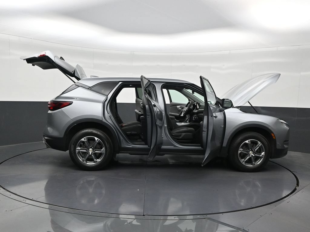 Used 2024 Chevrolet Blazer LT FWD image 32