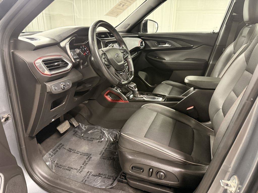 Used 2021 Chevrolet TrailBlazer RS w/ Sun and Liftgate Package AWD/4WD image 9