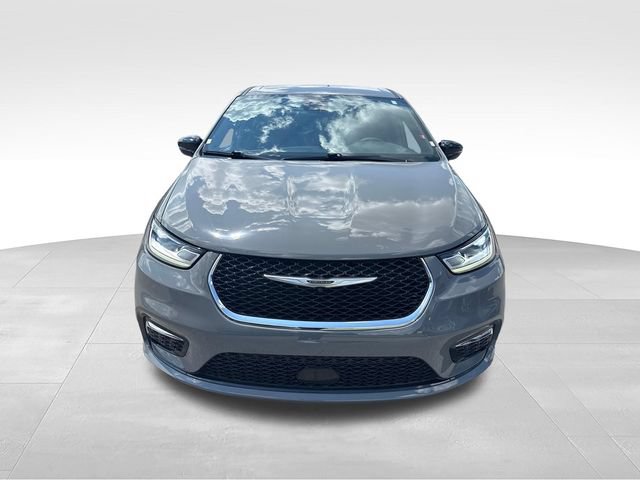 Used 2024 Chrysler Pacifica Touring FWD image 8