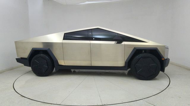 Used 2024 Tesla Cybertruck AWD Crew Cab image 59