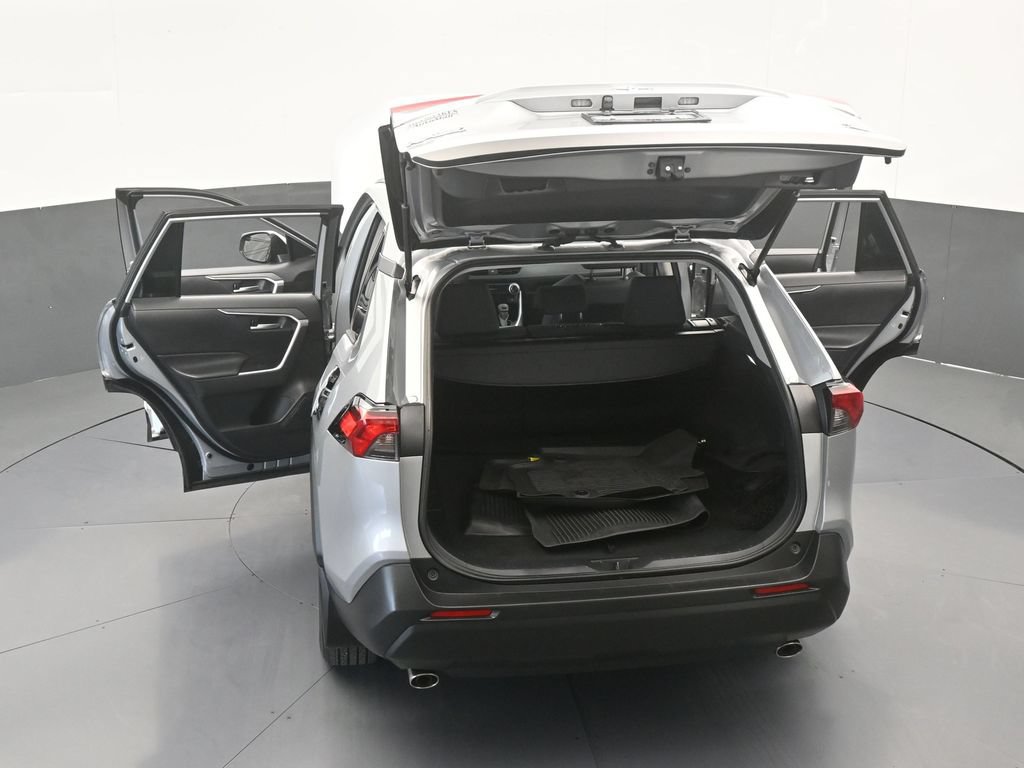 Used 2025 Toyota RAV4 XLE AWD/4WD image 63
