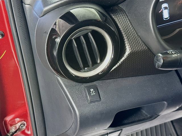 Used 2019 Nissan Kicks SV image 11