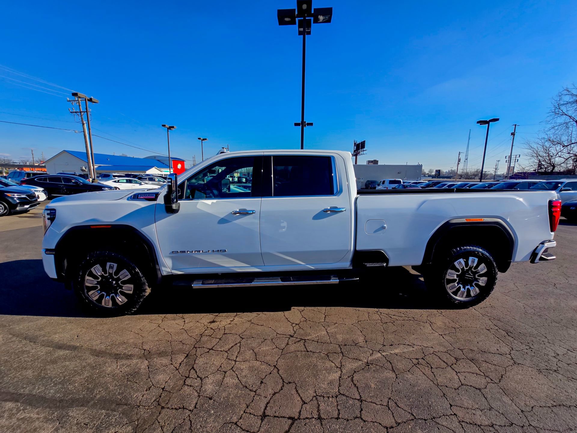 Used 2025 GMC Sierra 3500 Denali w/ Denali Reserve Package AWD/4WD image 8