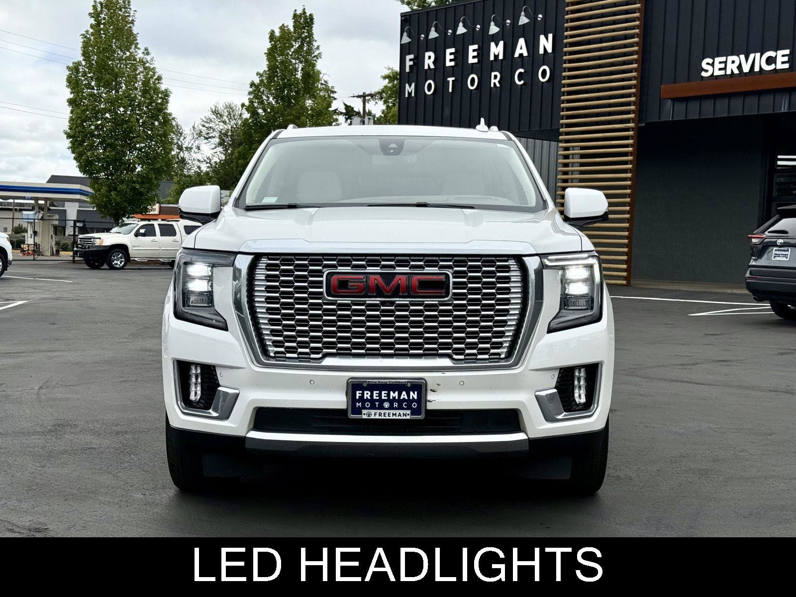 Used 2021 GMC Yukon Denali w/ LPO, Illumination Package AWD/4WD image 3