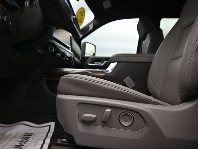 Used 2025 Chevrolet Silverado 2500 LT image 10