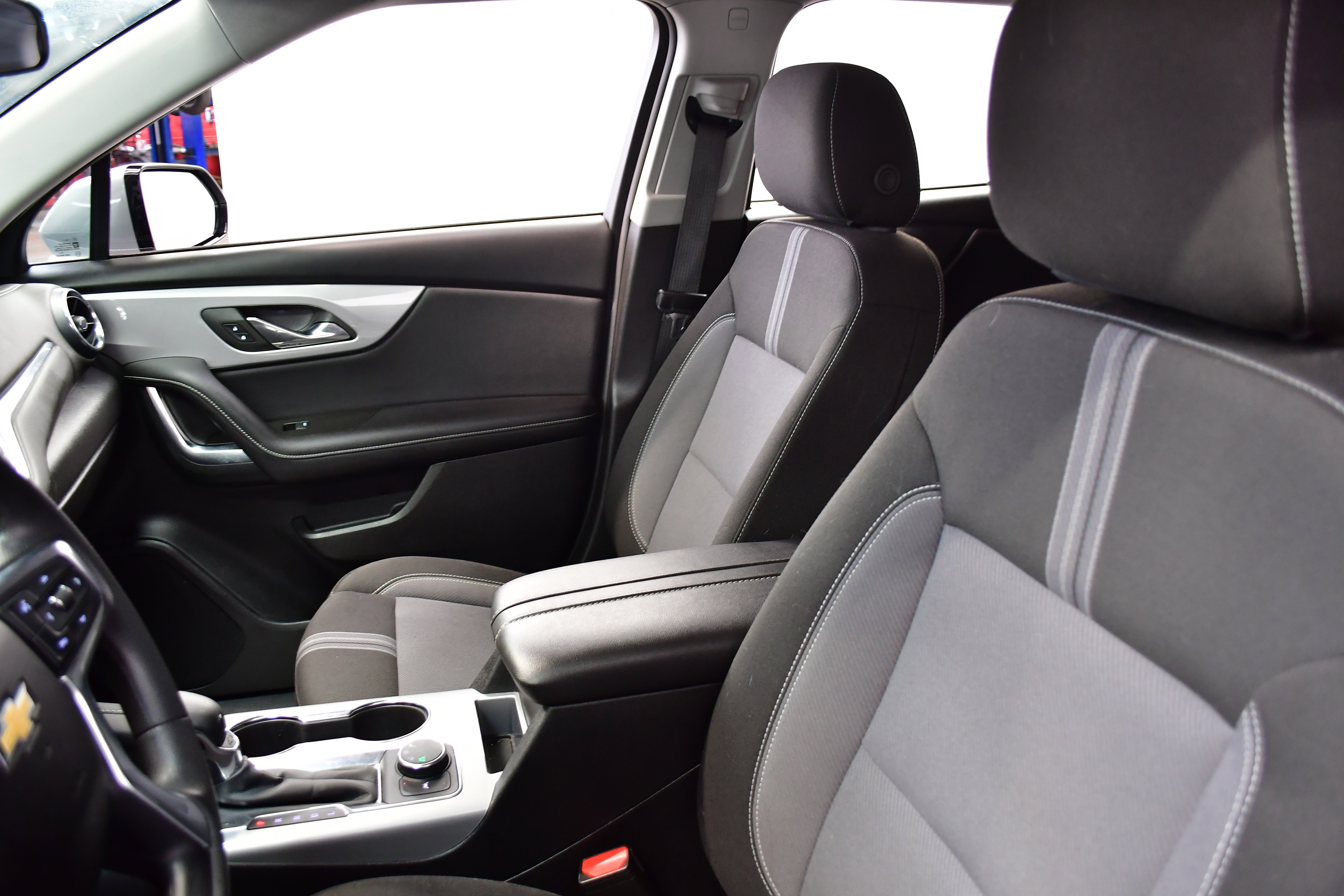 Used 2025 Chevrolet Blazer LT FWD image 10