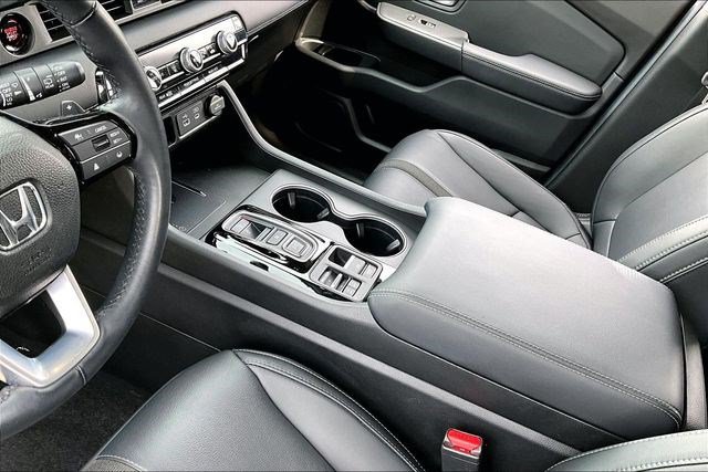 Certified 2025 Honda Pilot Touring image 17