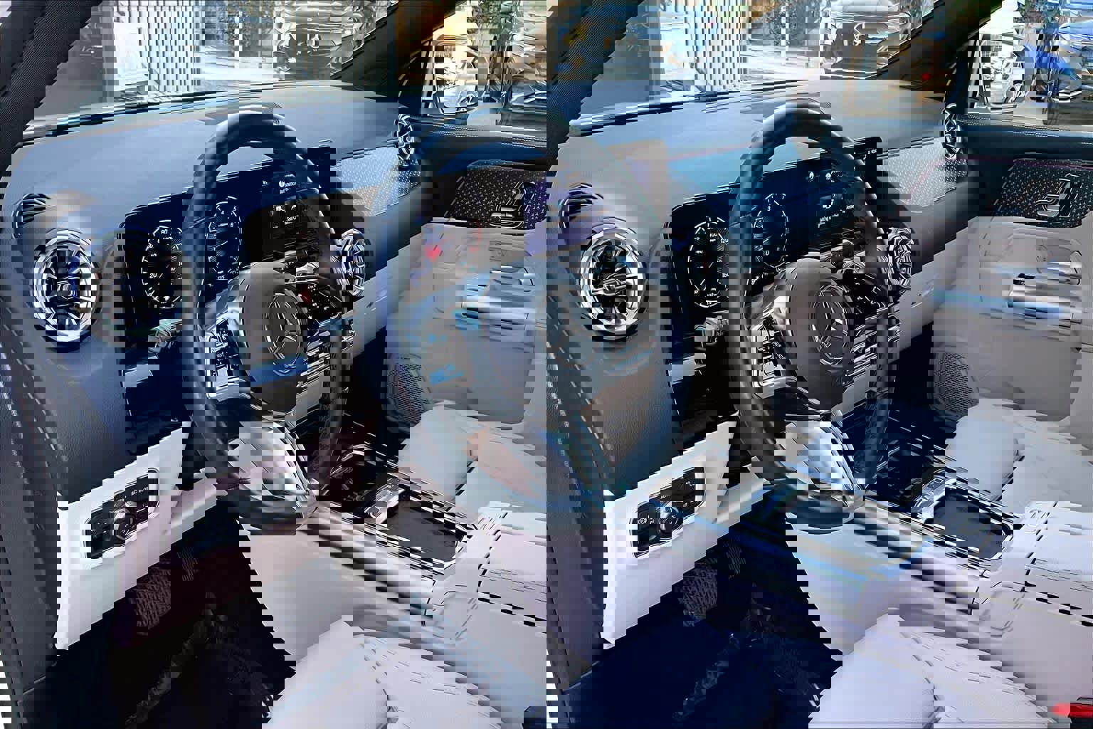 Used 2025 Mercedes-Benz GLA 250 image 17