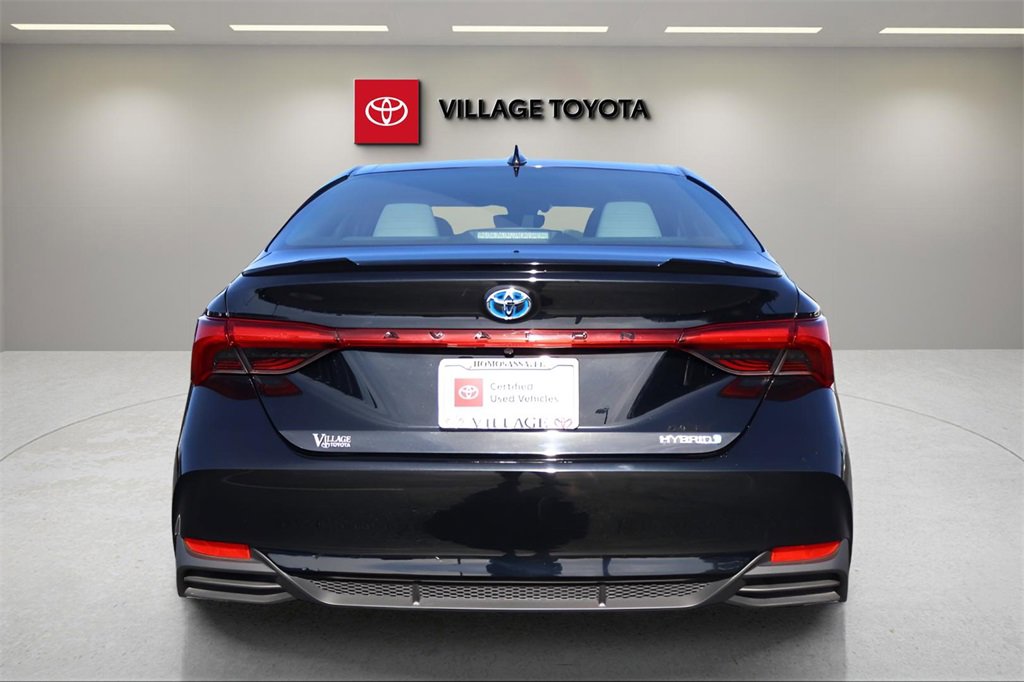 Used 2019 Toyota Avalon XSE image 6