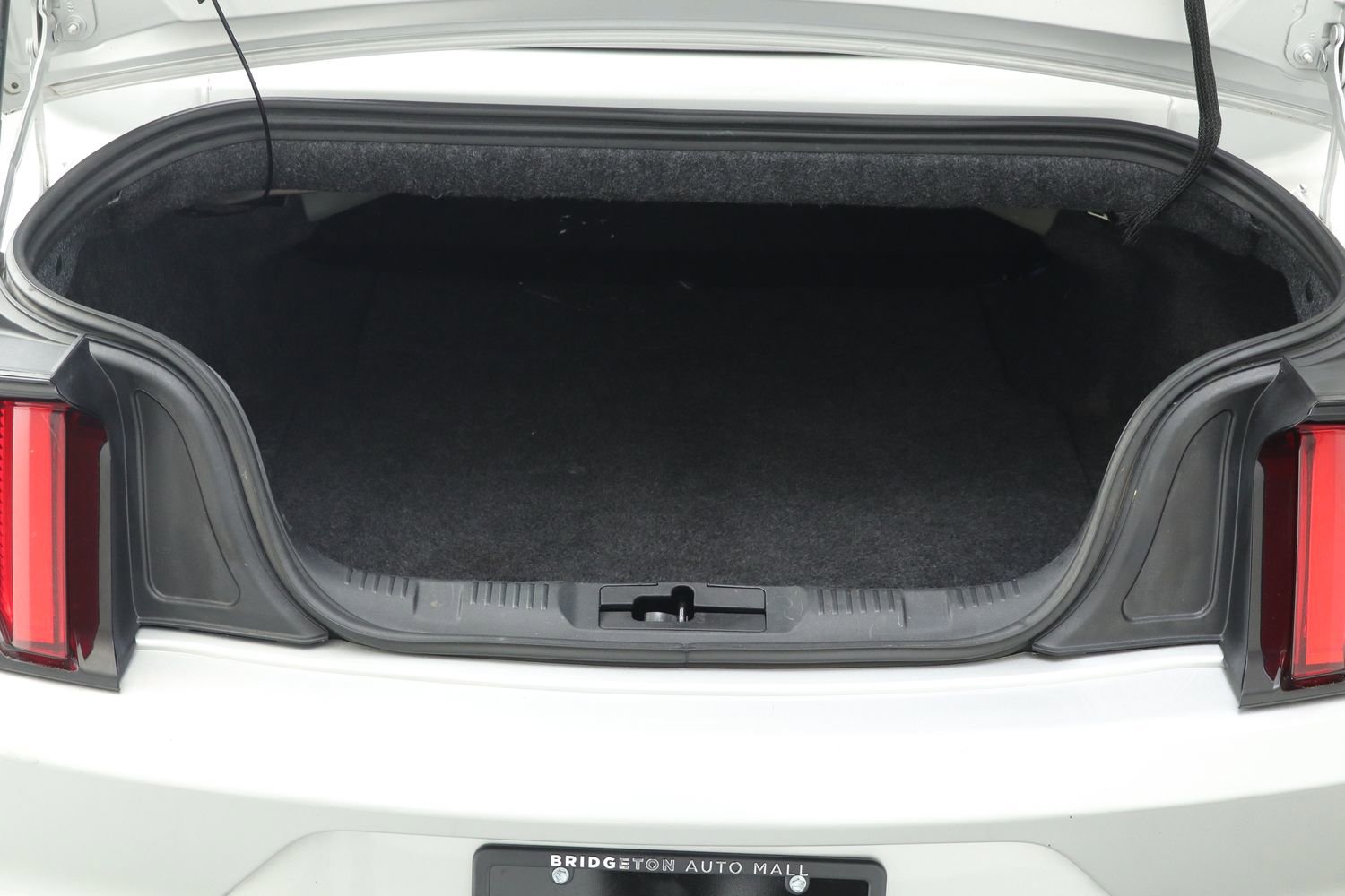 Used 2016 Ford Mustang Premium image 18