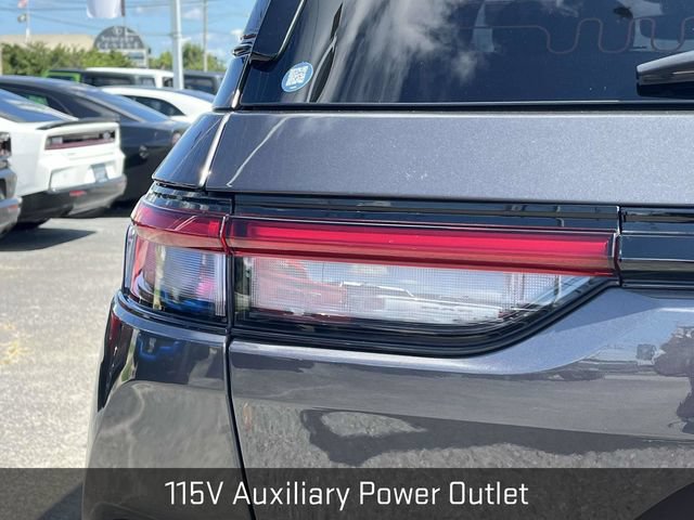 Used 2022 Jeep Grand Cherokee Altitude AWD/4WD image 10