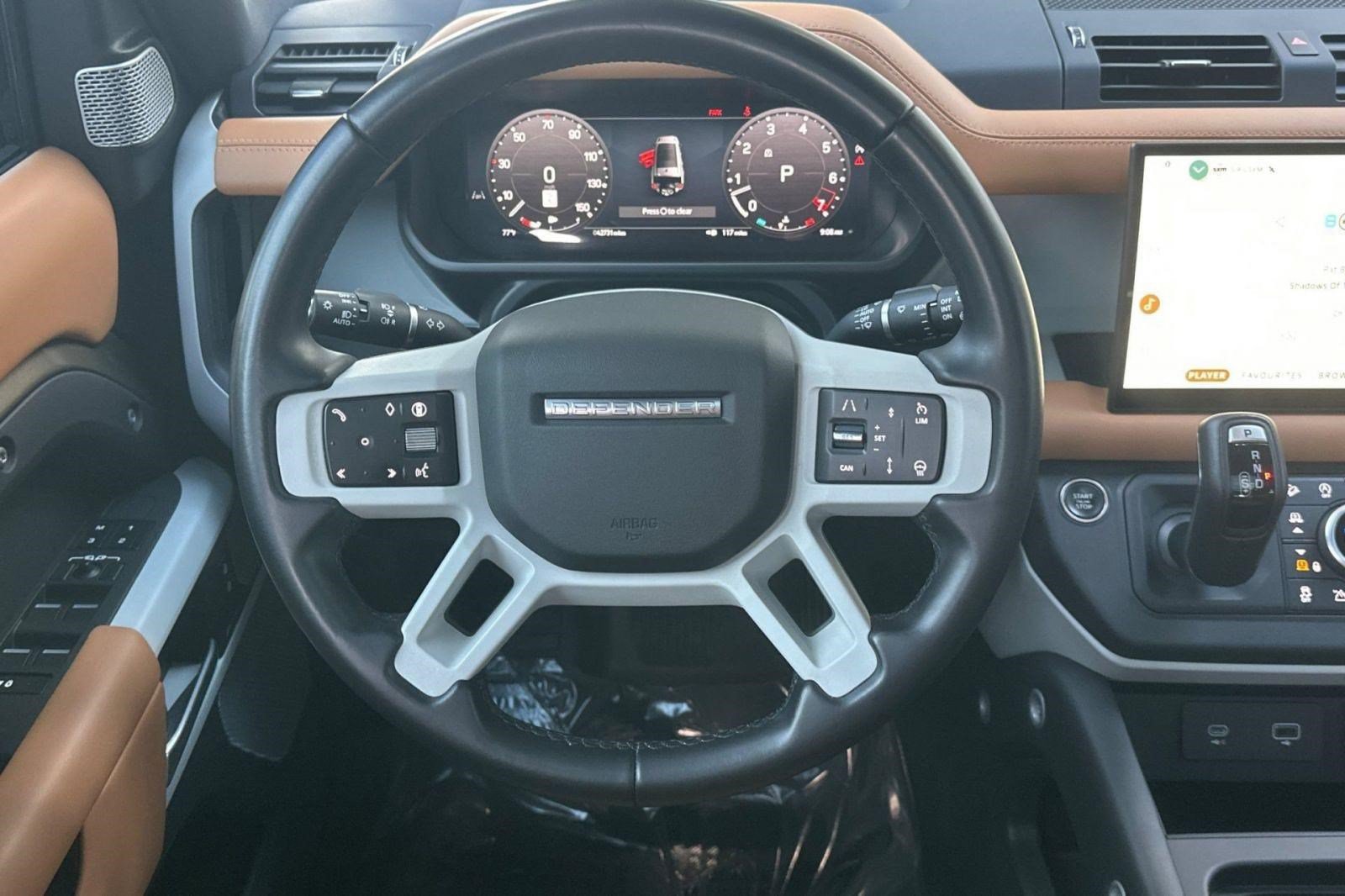 Used 2024 Land Rover Defender 130 X-Dynamic SE AWD/4WD image 16