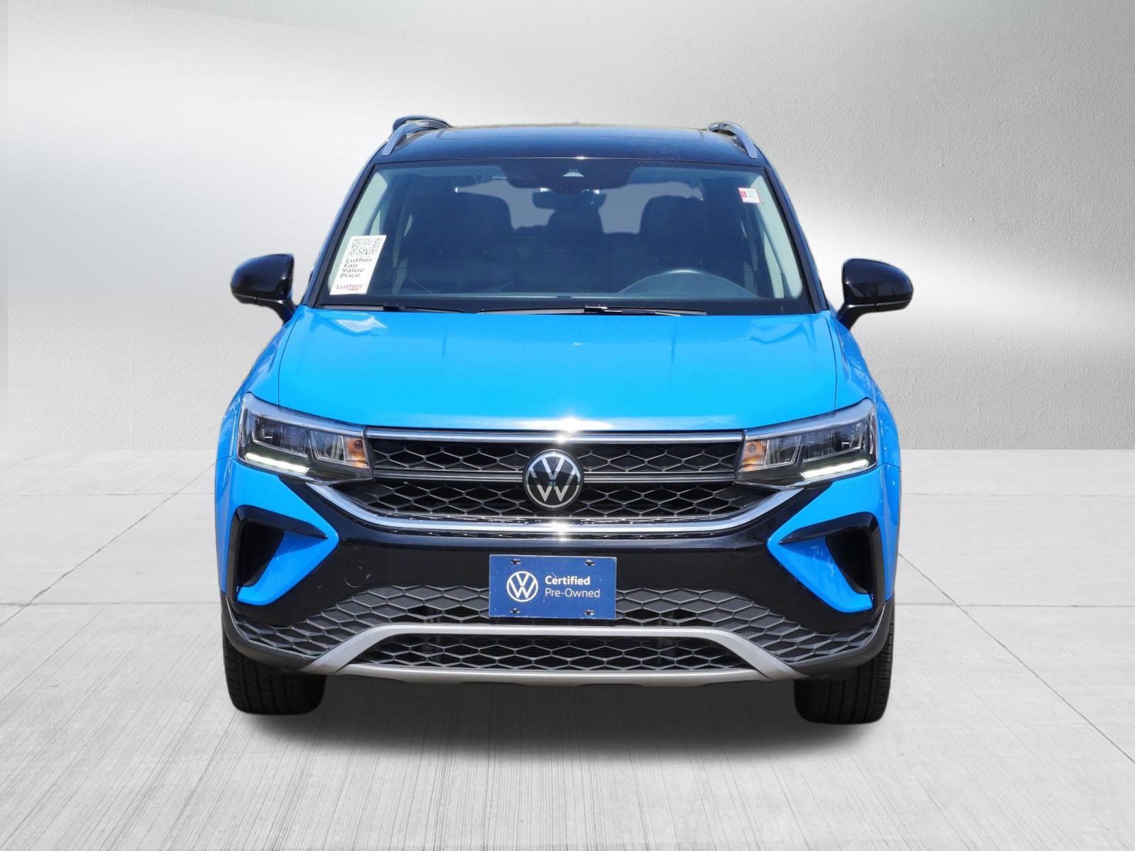 Certified 2024 Volkswagen Taos SE w/ Panoramic Sunroof Package AWD/4WD image 2