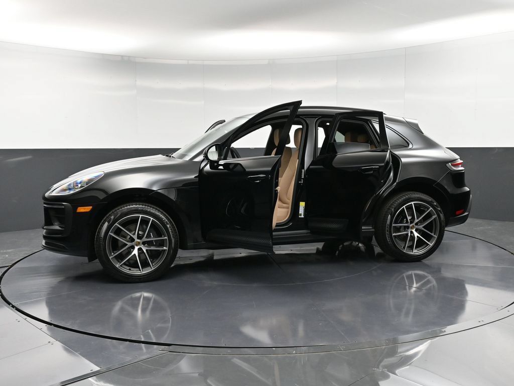 Certified 2026 Porsche Macan AWD/4WD image 37