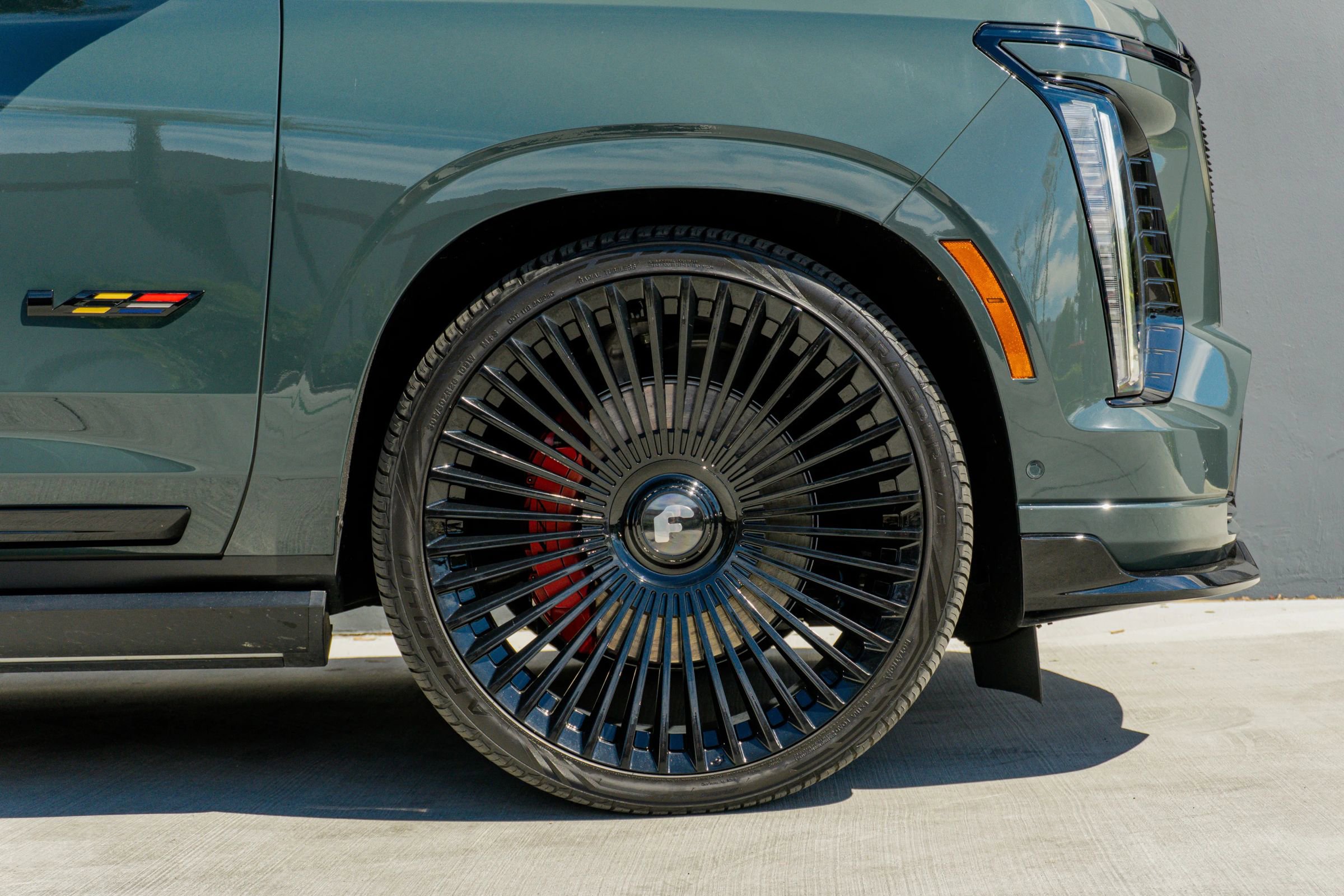 Used 2025 Cadillac Escalade V w/ LPO, ONYX Package AWD/4WD image 41